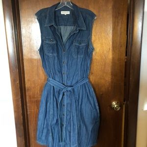 Sleeveless denim dress